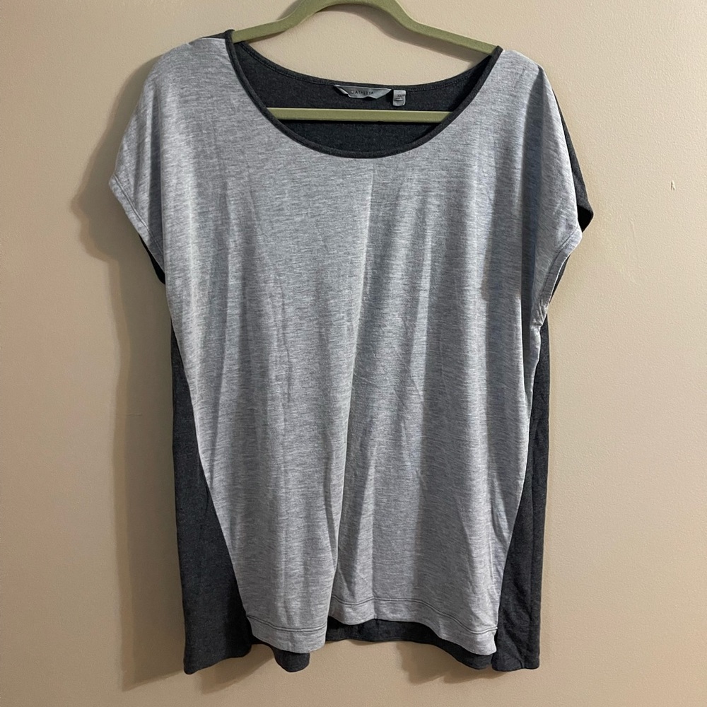 Athleta size XL two toned grey t shirt